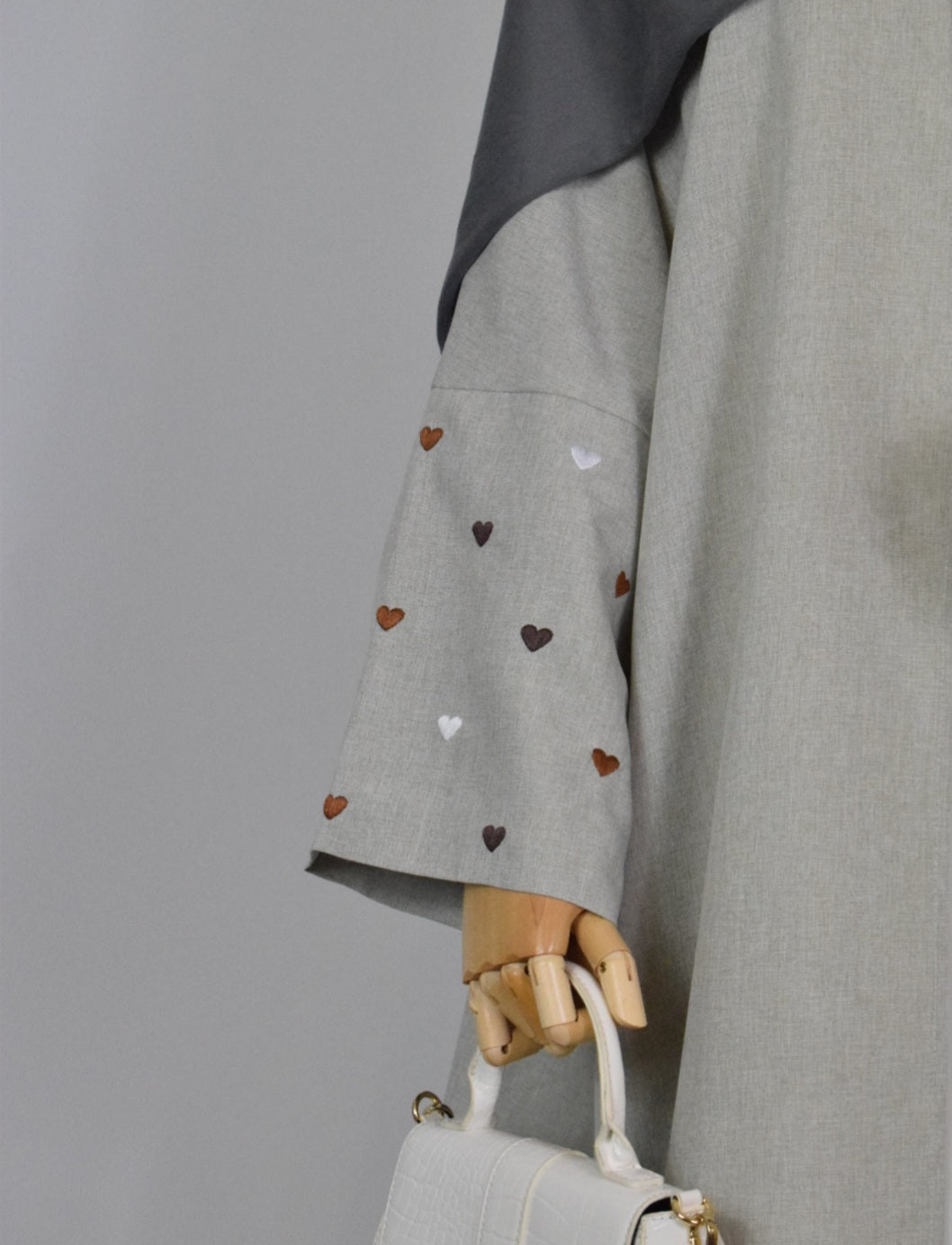 Hearts Abaya