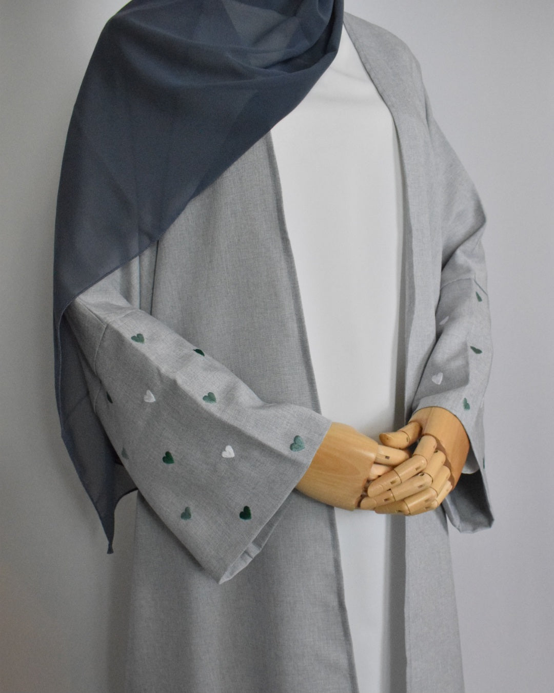 Hearts Abaya